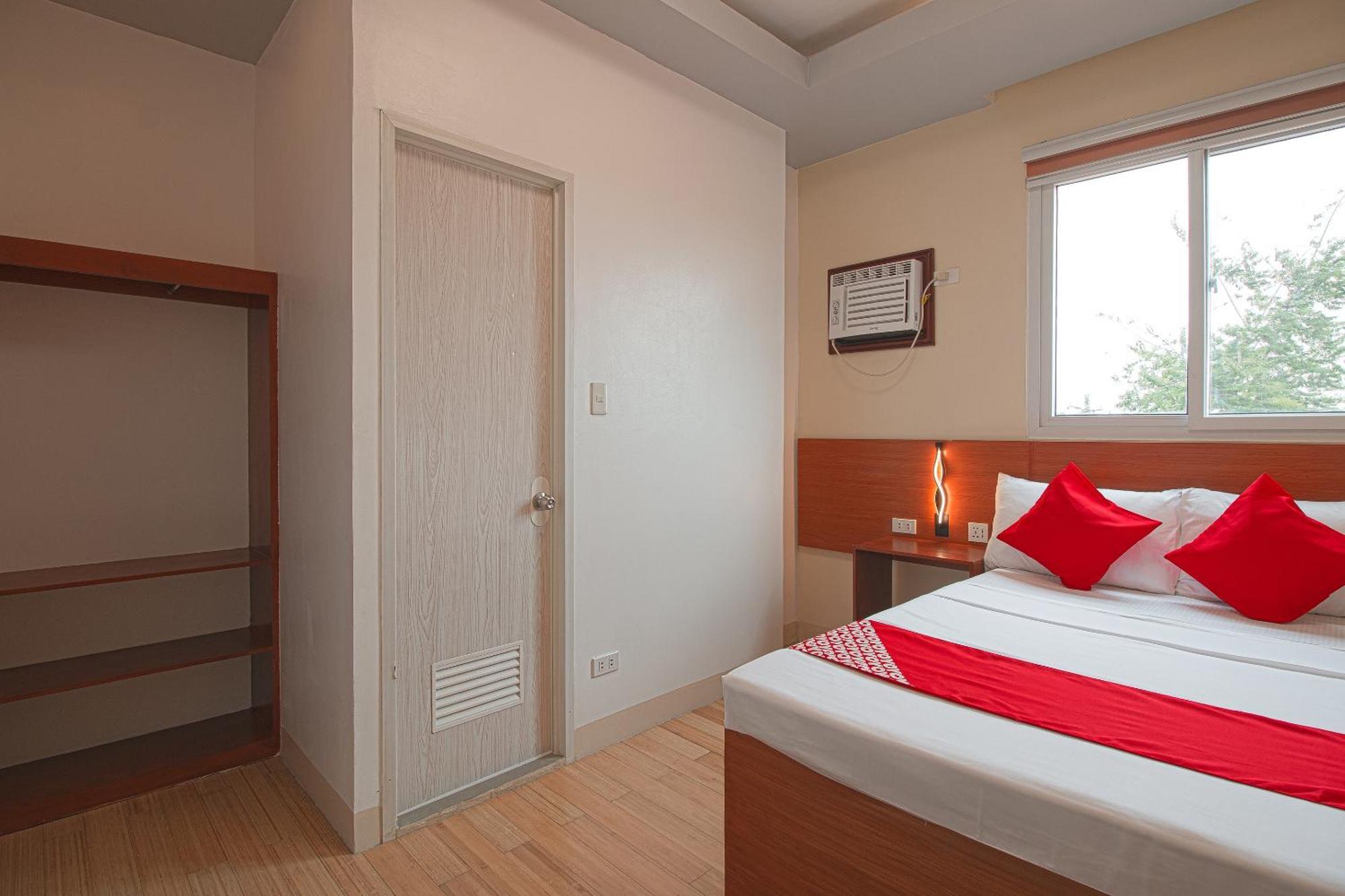 Oyo 685 K Fortune Apartelle Мактан Экстерьер фото